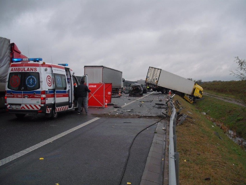 Tragiczny wypadek pod Warszawą na autostradzie A2. 21-latek...
