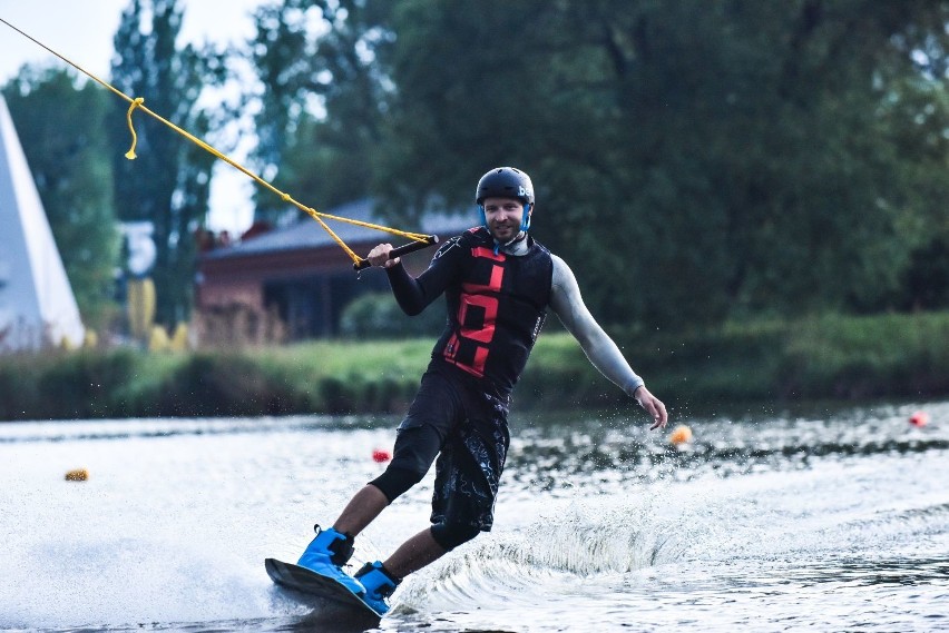 Wake Park Malta: Miejsce dla fanów pływania na desce w sercu Poznania [ZDJĘCIA]