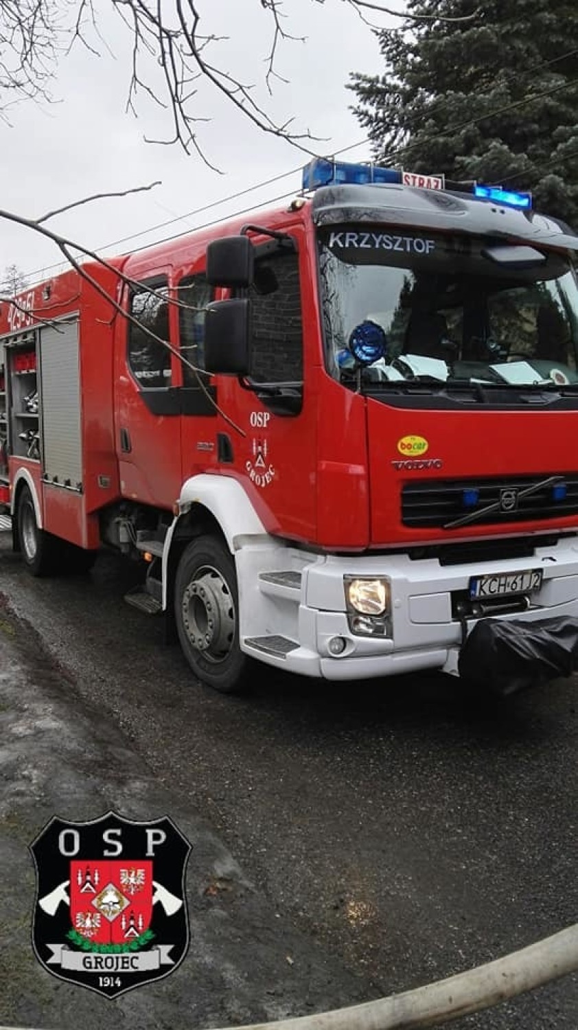 Groźny pożar domu w Kwaczale. Jedna osoba ranna [ZDJĘCIA]