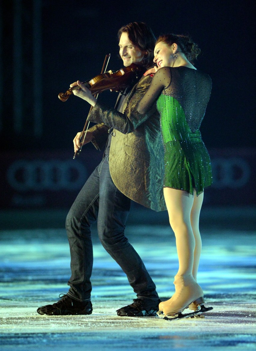 Kings on Ice. Popis łyżwiarskich umiejętności na Stadionie...