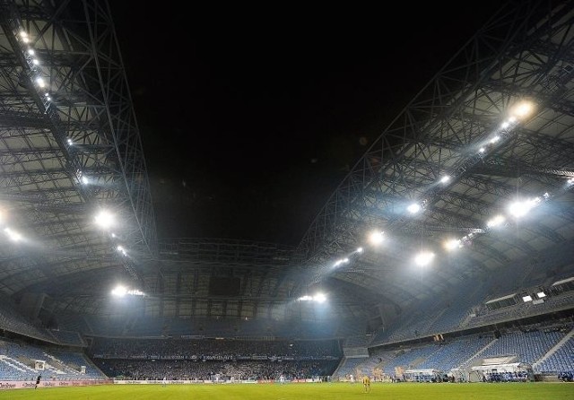 Oświetlenie stadionu posiada certyfikaty. To jeden z wymogów, jakie stawia UEFA