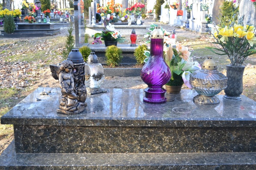 Cmentarz w Kozinie okradziony