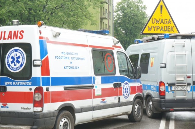 Wypadek w Nieborowicach: Przewrócony TIR blokuje drogę, kierowca zginął na miejscu
