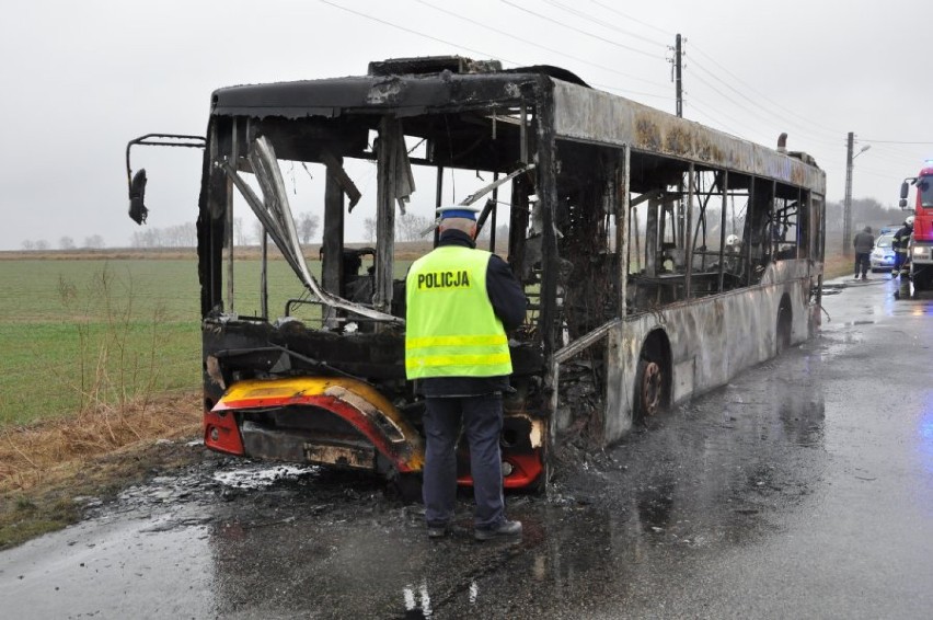 Pożar autobusu w w miejscowości Wojska