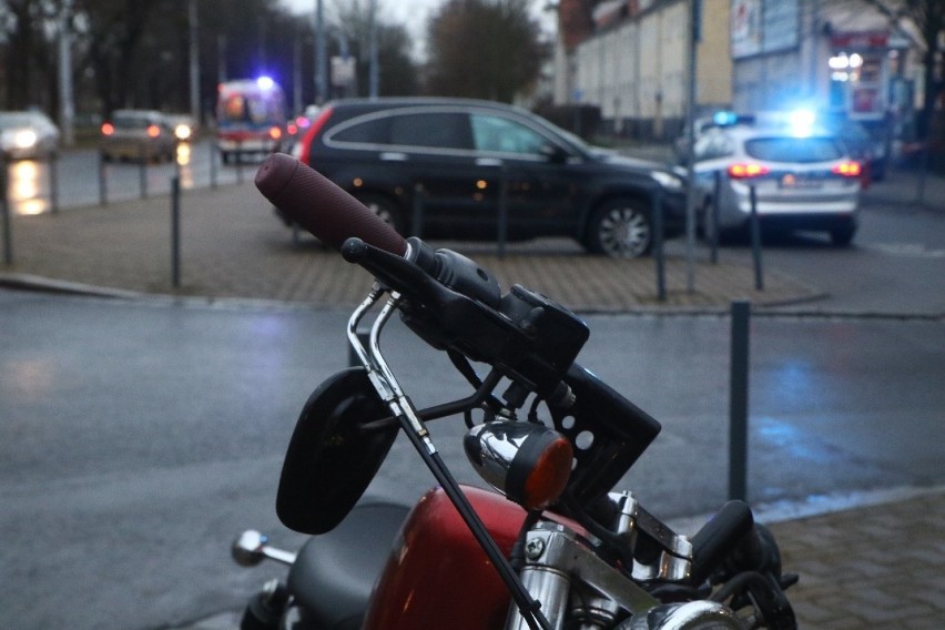 Wrocław. Motocyklista ranny w wypadku. Przeczytaj szczegóły