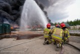 Pożar składowiska w Siemianowicach Śląskich - trwa dogaszanie i zabezpieczanie niebezpiecznych odpadów. Sytuacja jest opanowana