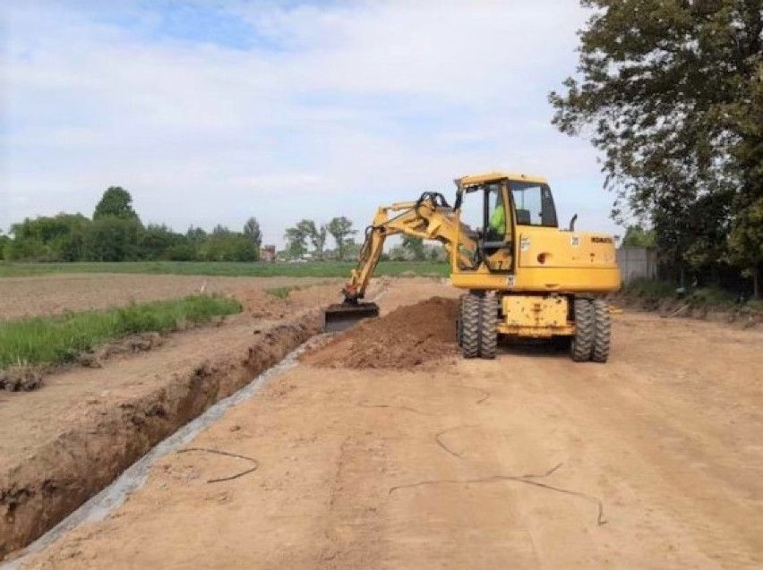 Budują drogę do Judenrampe i ziemniaczarek w Brzezince