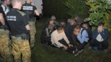 Pogranicznicy ze Straży Granicznej w Bielsku-Białej zatrzymali 21 migrantów i polskiego kuriera