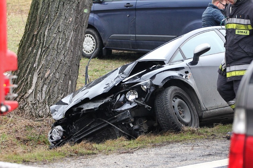 Wypadek przy zjeździe na autostradę  A4 [ZDJĘCIA]