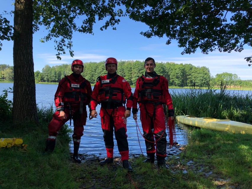 Strażacy z OSP Sadłowo ćwiczyli nad wodą. Tak wyglądały zajęcia w Urszulewie [zobacz zdjęcia]