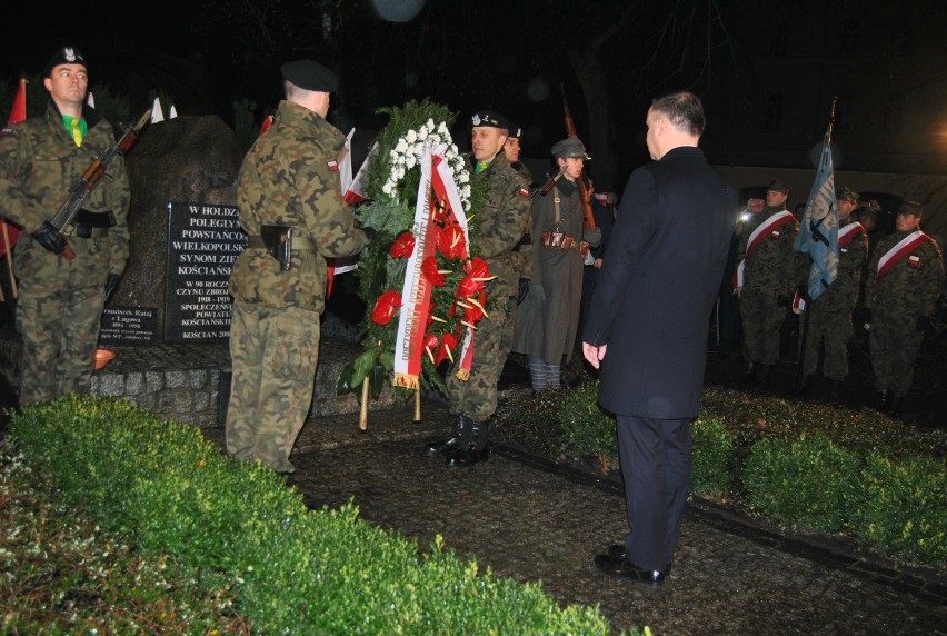 Prezydent Andrzej Duda złożył wieniec pod pomnikiem  ZDJĘCIA