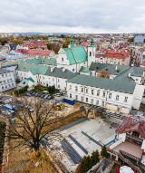 Stara hala sportowa przy I LO w Rzeszowie została już rozebrana. W jej miejscu powstanie nowoczesny obiekt