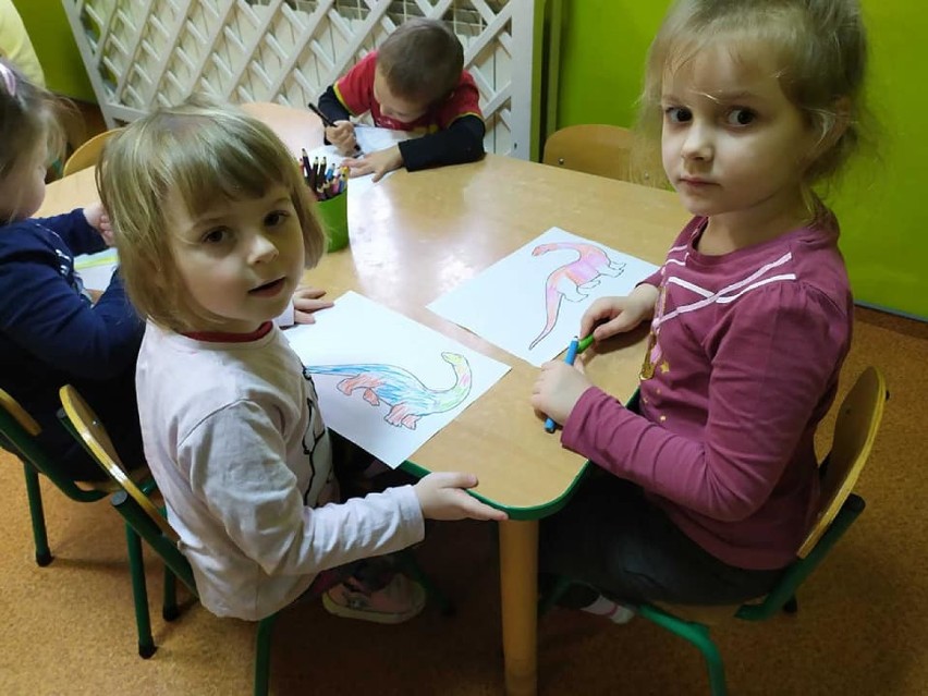  Przedszkole Przyprostynia - DZIEŃ DINOZAURA w grupie 3-4 latków - 26 lutego 2021 r. [Zdjęcia]