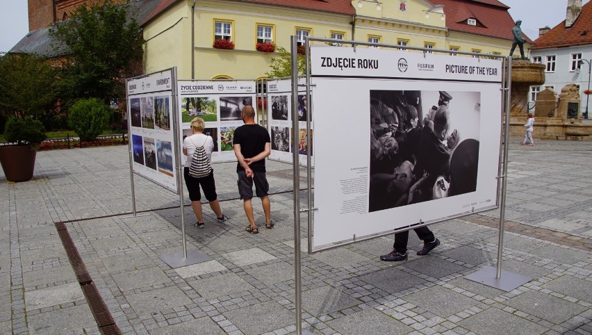 Portrety ludzi, zdjęcia dokumentujące żałobę. Grand Press Photo 2019 w Darłowie