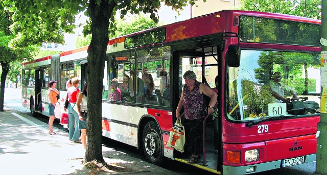 Stare autobusy zostaną zastąpione przez nowoczesne pojazdy, wyposażone w  tablice LCD i klimatyzację