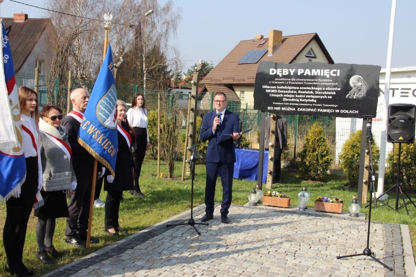 Obchody rocznicy zbrodni katyńskiej. Uroczystości w Tczewskim Panteonie Katyńskim [ZDJĘCIA]