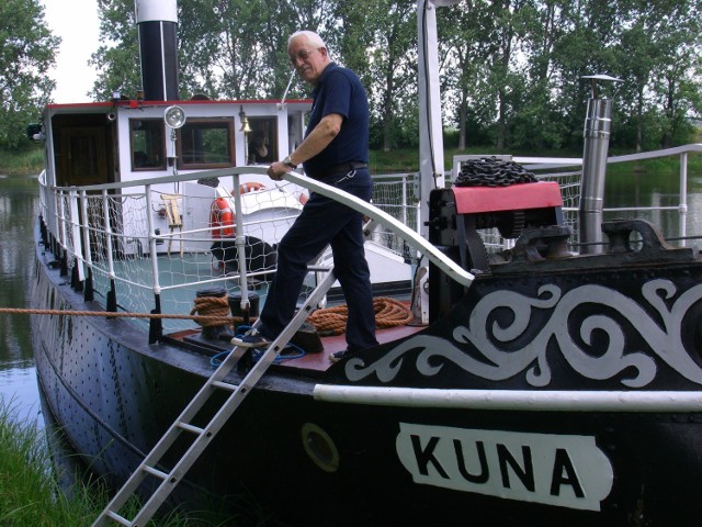 W weekend z nabrzeża przy LOK-u zniknęła Kuna. Wypłynęła w rejs? Nie! Poszła na „urlop", bo zmienia się jej właściciel. Ze statkiem pożegnał się jego kapitan.
