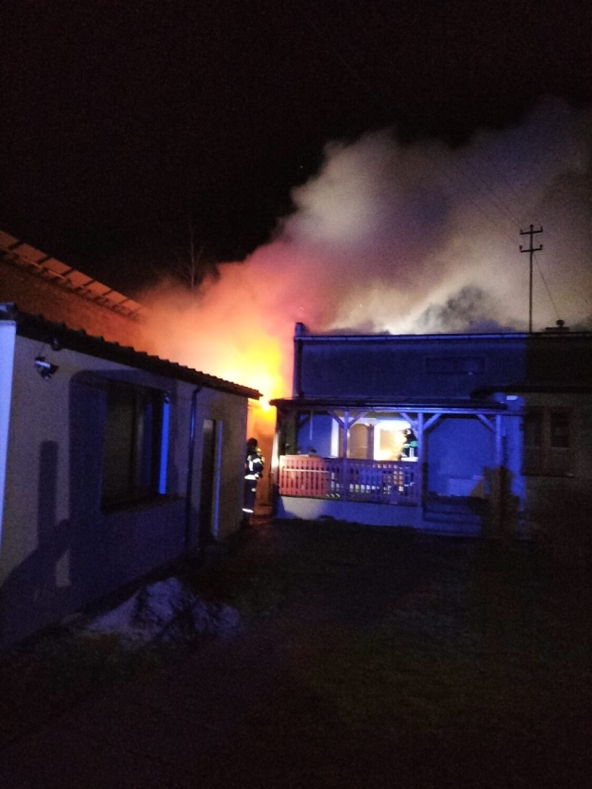 Dwa pożary w domach przy ulicy Widawskiej i Krótkiej w Zduńskiej Woli 