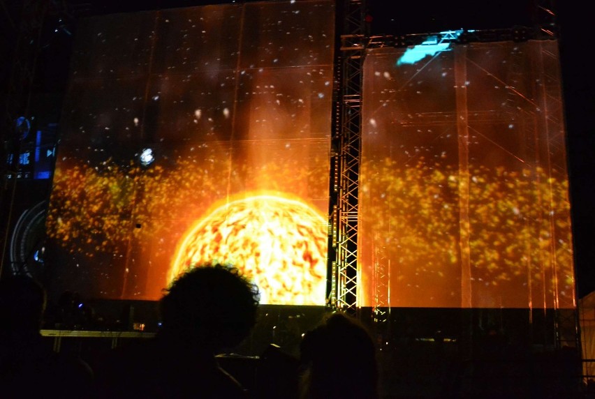 Magic Malbork 2013. Wieczorny spektakl w centrum miasta "Od gotyku do kosmosu"