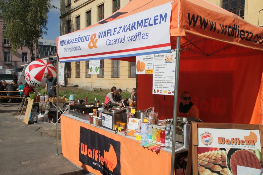 Łódź Street Food Festival przy Piotrkowskiej 217. 4. edycja festiwalu ulicznego jedzenia [ZDJĘCIA]