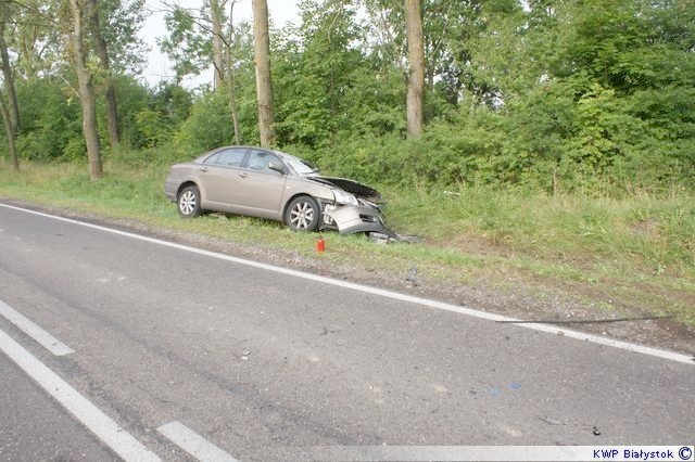 Wypadek miejscowości Dobromil. Zderzyła się  toyota z ciężarowym volvo [zdjęcia]