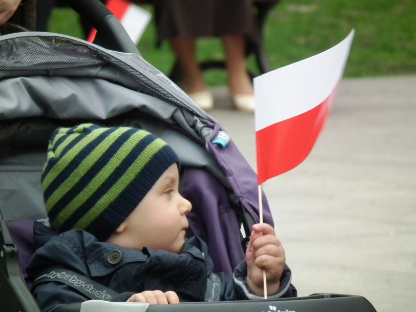 Na Placu Wolności odbyły się uroczyste obchody Święta Flagi...