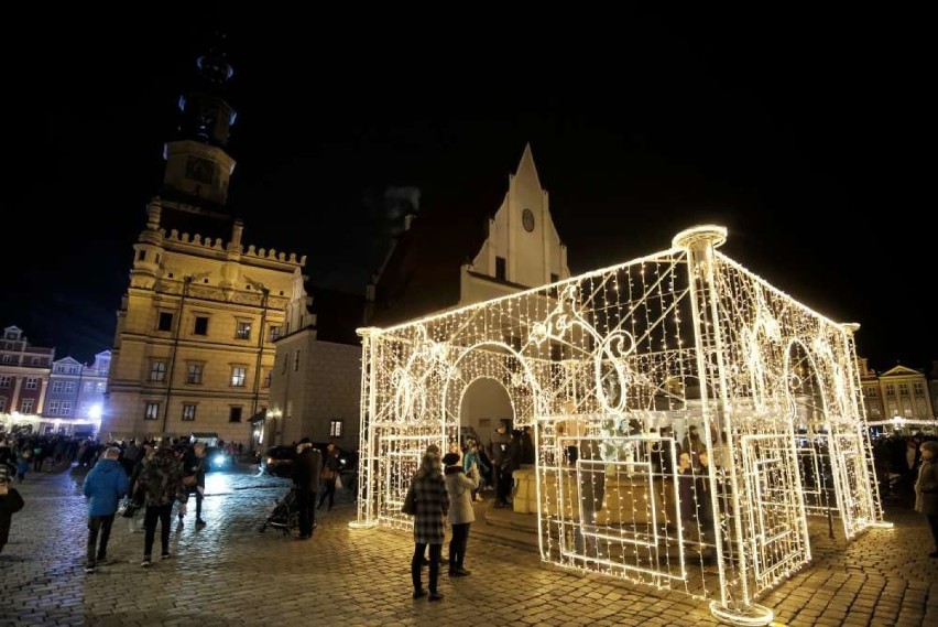 Świąteczne lampki już rozświetlają Poznań [ZDJĘCIA]