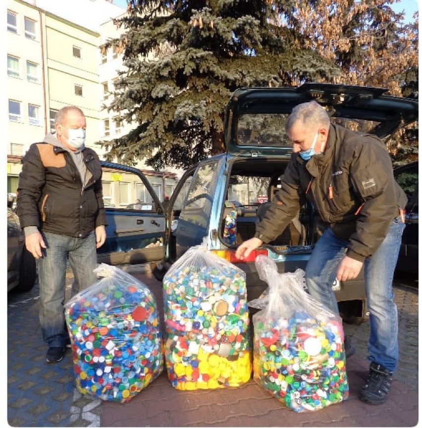 Szpital im. Kopernika w Piotrkowie zbiera nakrętki na pomoc...