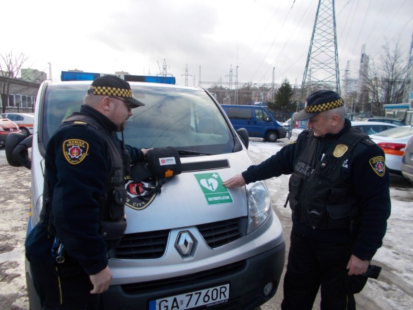 Defibrylator w radiowozie Straży Miejskiej w Gdyni [ZDJĘCIA]