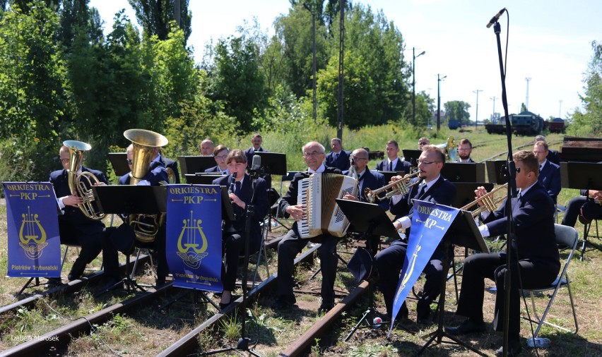 Kolejowa Orkiestra Dęta w Piotrkowie zagrała koncert "Para...