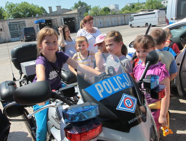 Dzieci odwiedziły Komendę Miejską Policji w Piotrkowie