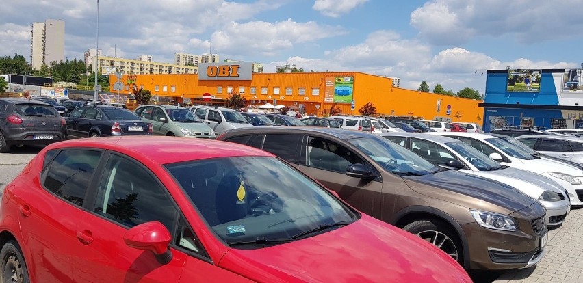 W piątek centra handlowe i markety budowlane w Kielcach przeżywają oblężenie! [ZDJĘCIA]