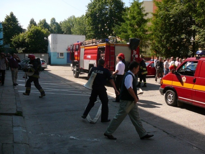Próbna ewakuacja komendy płockiej policji