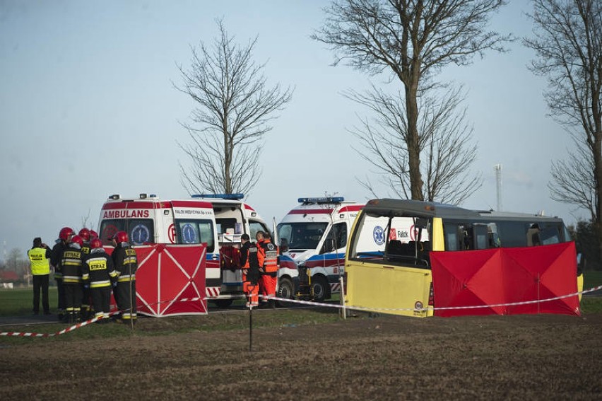 Zdjęcia z 17 kwietnia 2018 roku. Wypadek pod Słowinem