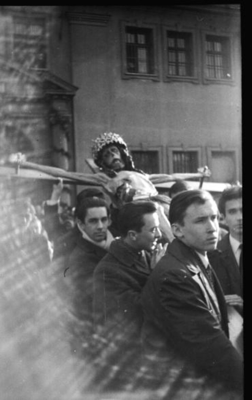 Historia jednego wydarzenia w Gnieźnie. Obchody tysiąclecia Chrztu Polski w 1966 r. Uczestniczył w nich kard. Wyszyński [FOTO]