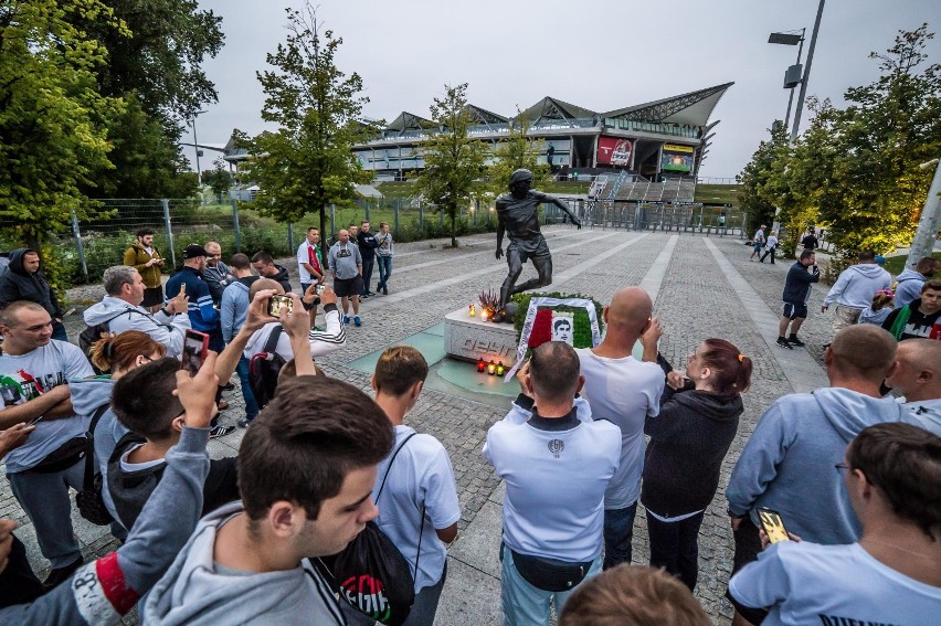 Legia oddała hołd swojemu mistrzowi. Klub i kibice złożyli...