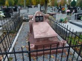 Kwesta na ratowanie nagrobków na cmentarzu przy Łaskiej w Zduńskiej Woli. Te nagrobki odnowiono ZDJĘCIA