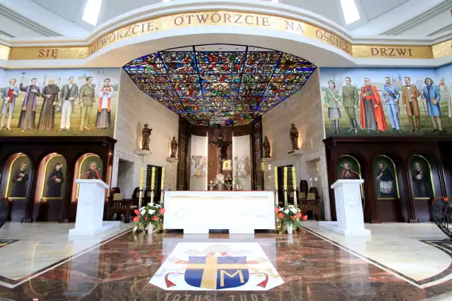 Konsekracja kościoła pw. Maryi Gwiazdy Nowej Ewangelizacji i św. Jana Pawła II odbyła się 18 maja 2016 roku. Zobacz, jak świątynia wygląda w środku!