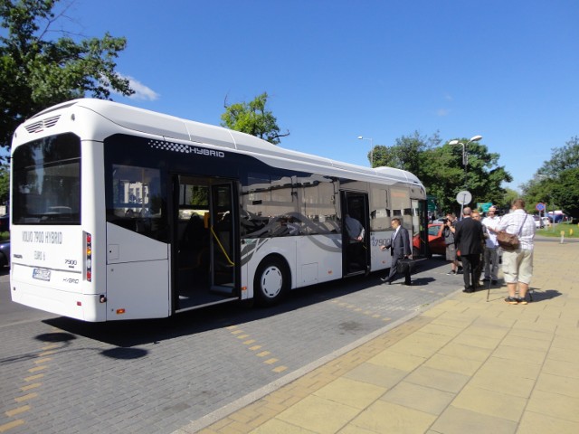 Autobus hybrydowy na testach w Puławach