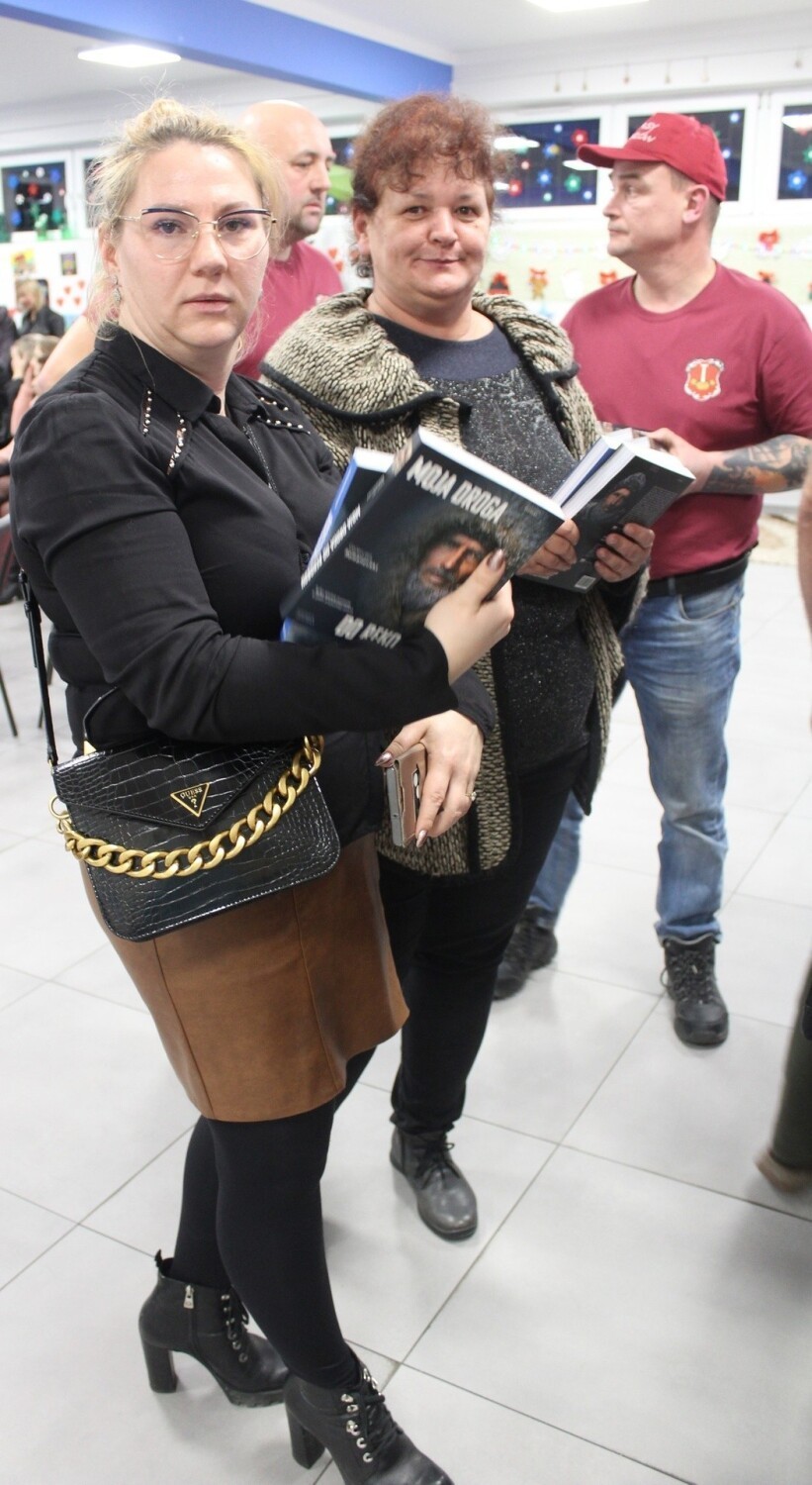 Rekordzista Księgi Guinnessa Valerjan Romanovski w Kazimierzy Wielkiej. Na spotkaniu zaprezentował swoja drugą książkę. Zobaczcie zdjęcia