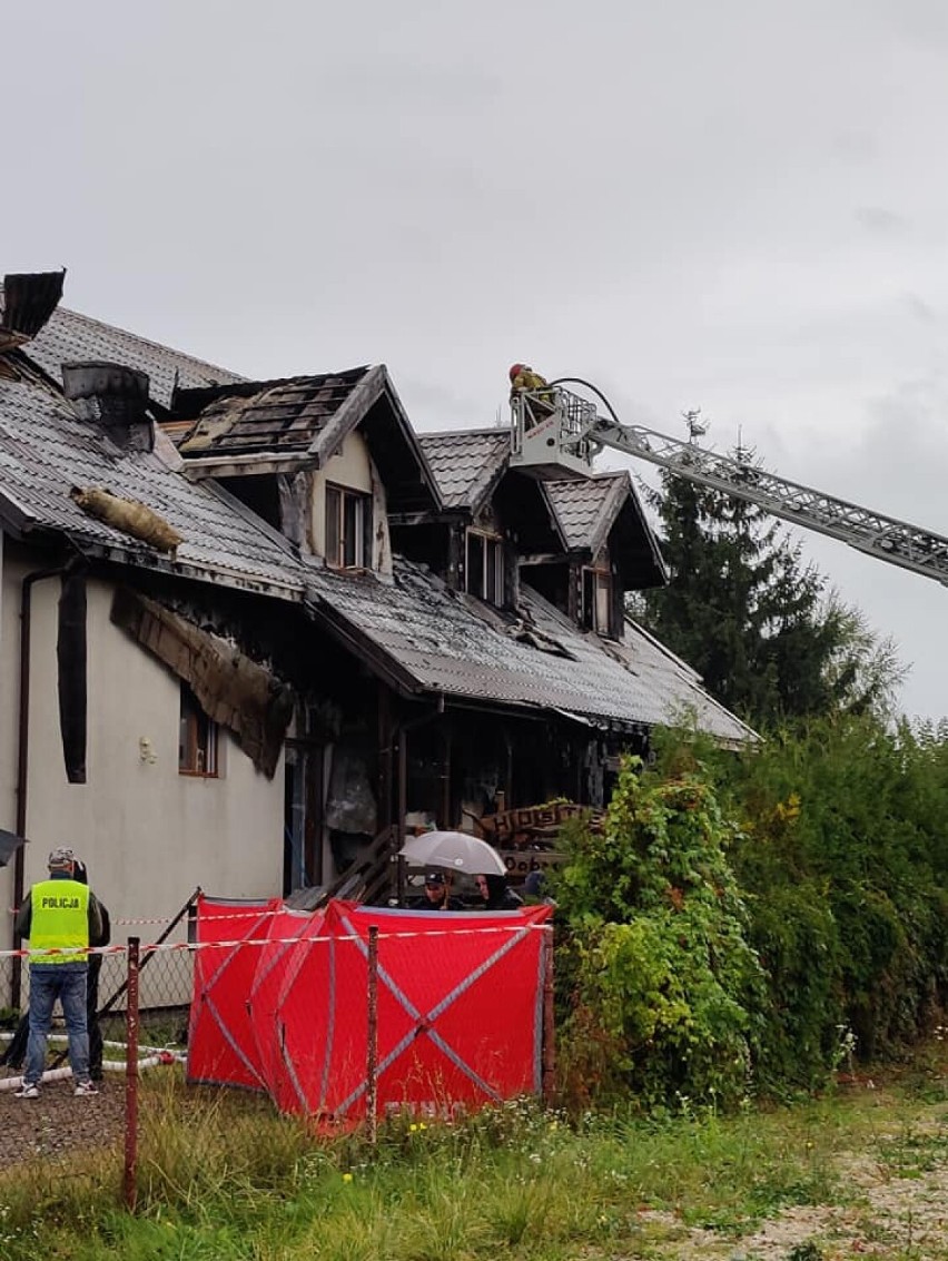 Pożar hostelu pod Warszawą. Nie żyje jedna osoba