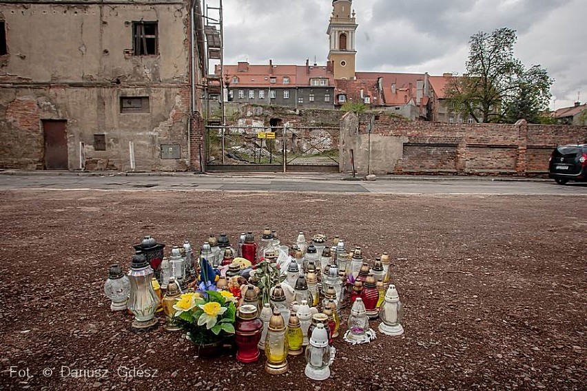 Ostatnie pożegnanie ofiar katastrofy w Świebodzicach