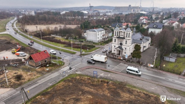 Wkrótce ruszy rozbudowa ważnego skrzyżowania w rejonie Targów Kielce - ulic Batalionów Chłopskich, Wystawowej i Malików. Kierowcy mogą się spodziewać utrudnień od 13 marca.

Zobacz zdjęcia >>>