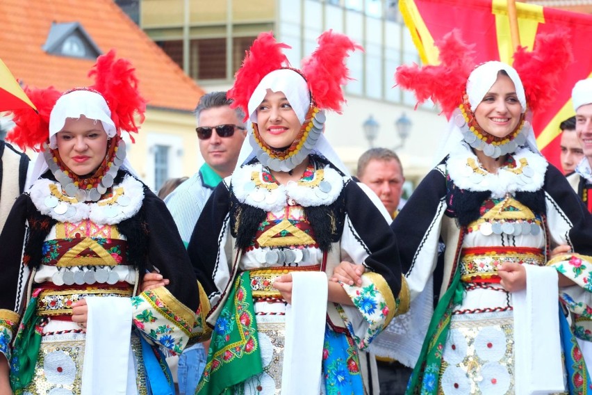 Zaprezentowały się zespoły z różnych krajów Europy Środkowej...