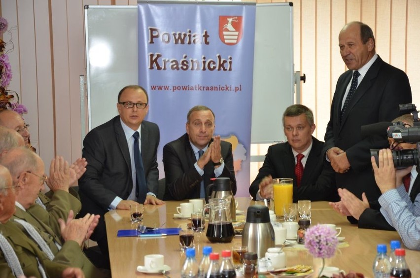 Marszałek Sejmu i szef  MON odwiedzili kraśnicką Fabrykę Łożysk Tłocznych