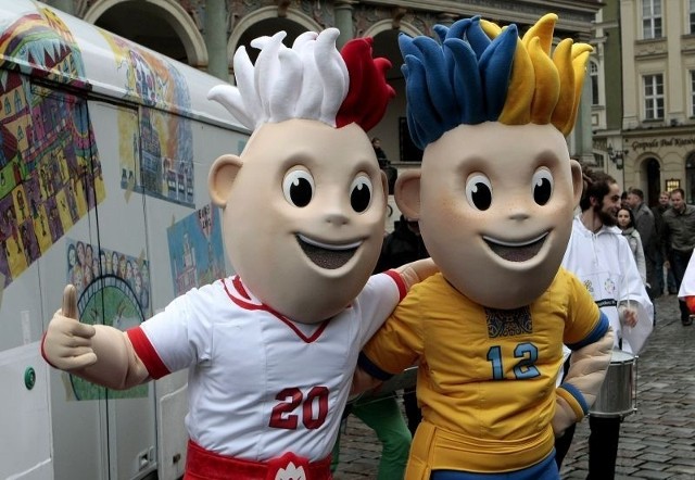 Stary Rynek - Poznaniacy polubili maskotki Euro 2012. Zdjęcia |  wielkopolskie Nasze Miasto