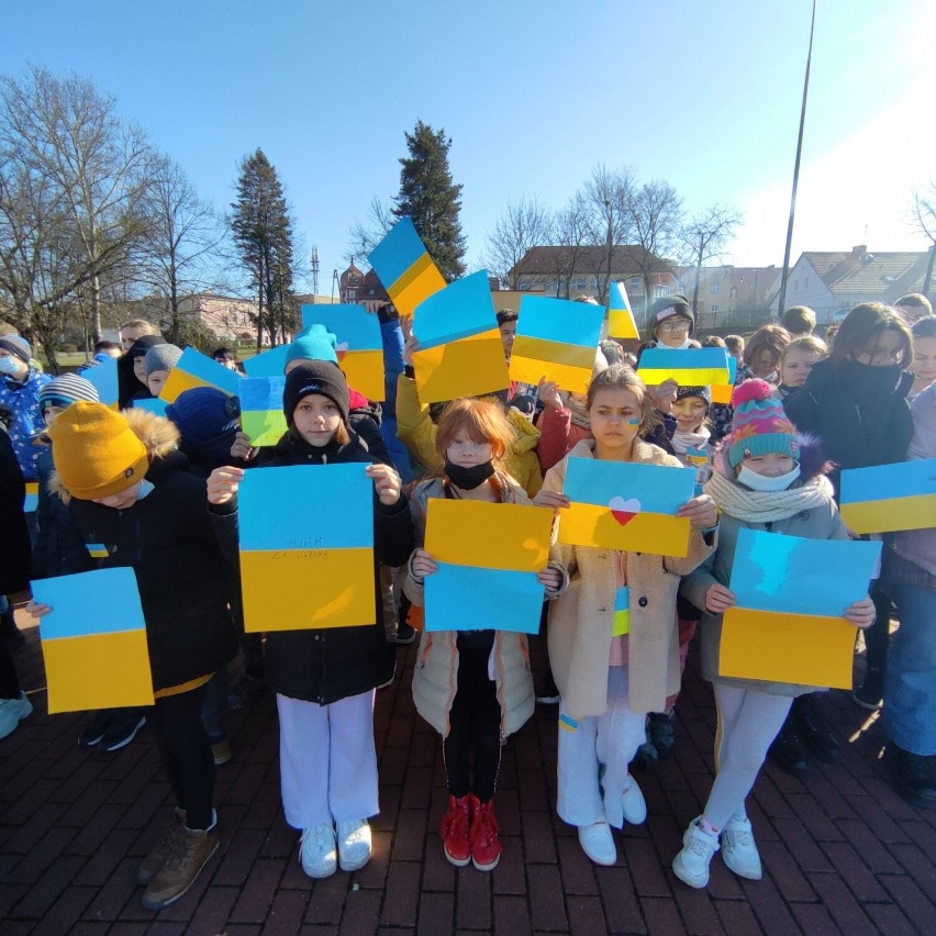 Uczniowie SP2 Oborniki solidaryzują się z Ukrainą