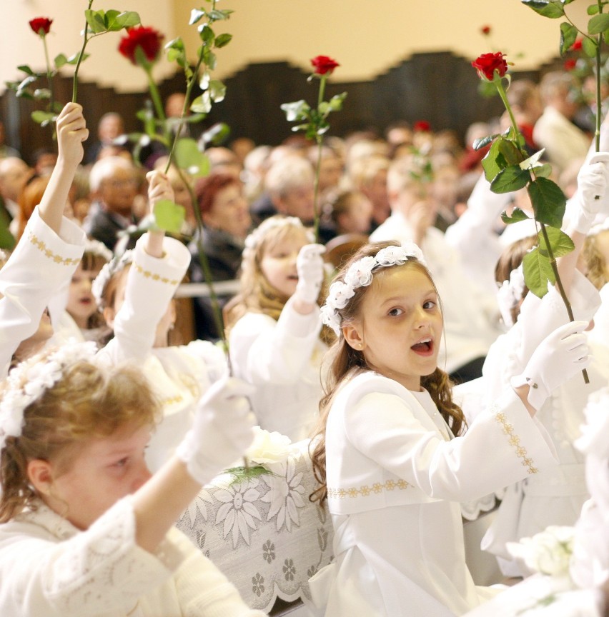 Rusza sezon pierwszych komunii świętych (KOSZTY, PREZENTY)