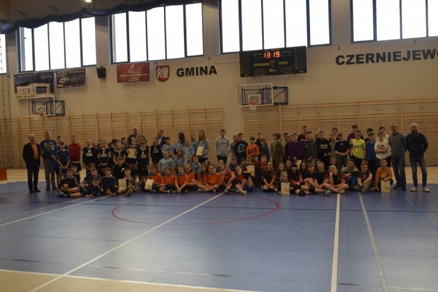 W Czerniejewie odbyły się eliminacje do Mistrzostw Mini Piłki Siatkowej Poznań - Wschód klas 4-6