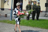 15 sierpnia złożono kwiaty pod pomnikiem Jana Pawła II i pomnikiem Niepodległości w Skierniewicach